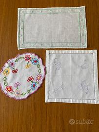 3 centrini della nonna ricamati a colori