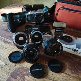 Olympus OM10 con 50mm e 28mm
