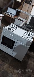 cucina con forno a gas