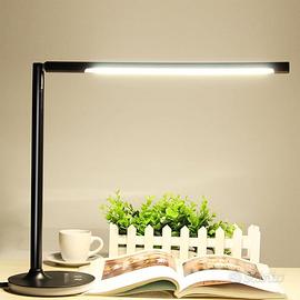 Lampada LED: Dimmerabile, 3 colori, 6 intensità