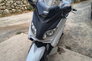 Scooter XMax 250