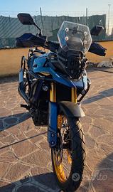 Vstrom 800 DE Akrapovick 