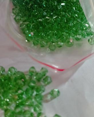 perline in Swarovski colo verde brillante 