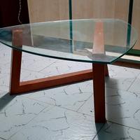 Tavolino per salotto in legno e vetro