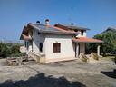 villa-con-ampio-spazio-esterno