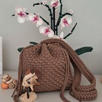 Pouch bag realizzata a mano