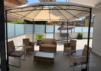 Gazebo da giardino con copertura superiore