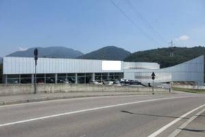 Immobile in asta di 1714 m² con 1 locale e box aut