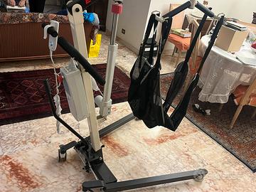 Sollevatore elettrico per anziani e disabili