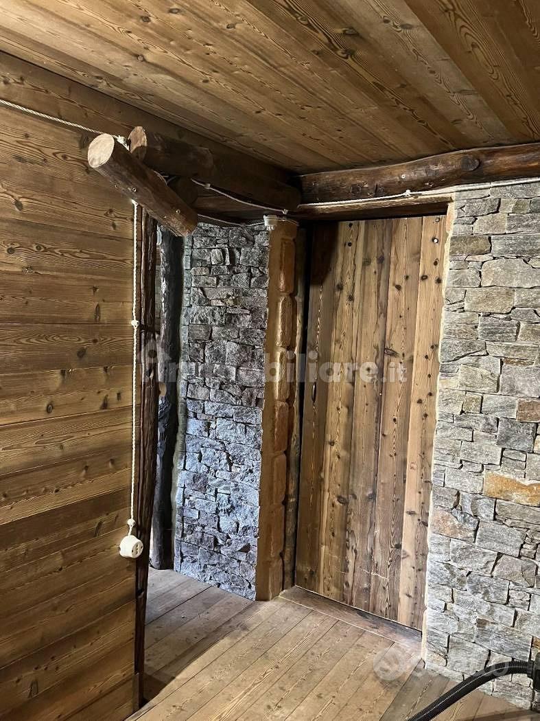 Rustico da ristrutturare con ampio terreno - Altro