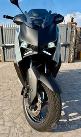 Xmax tech Max plus Navi Full Optional 1000 km