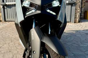 Xmax tech Max plus Navi Full Optional 1000 km