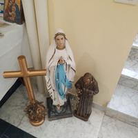 statue articoli funerari  vino particole pisside 