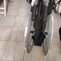 Sedia a rotelle mai usata