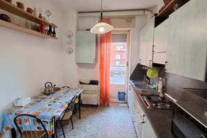 Singola ampia e luminosa in piazza Firenze