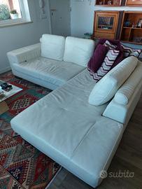 Divano in pelle bianca 
