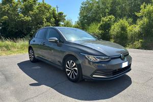 Volkswagen Golf 2.0 tdi Active 116 cv in garanzia