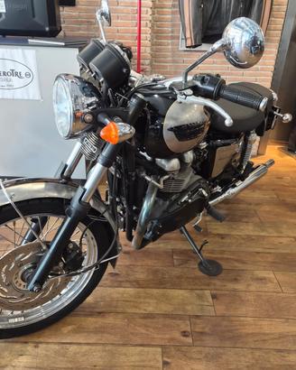 Triumph Bonneville T100 SPECIAL COLOR