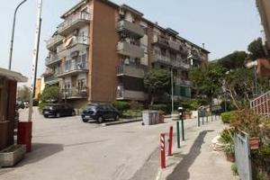 Stanza singola con balcone a Fuorigrotta