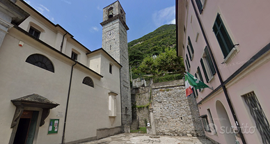 Bilocale Carate Urio con Balcone e Giardino