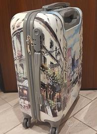 Trolley rigida mai usata