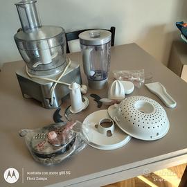 Robot da cucina Kenwood completo di accessori 