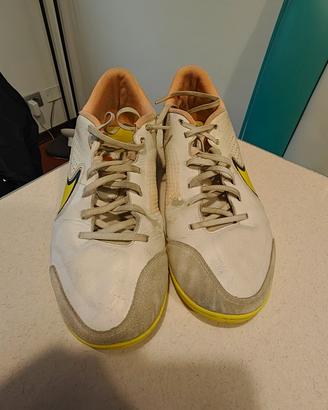 Nike Tiempo Calcetto Futsal.
Numero 41.5.