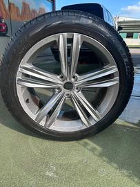 Cerchio originale VW tiguan 19” singolo + pneumati