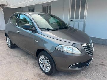 Lancia Ypsilon 0.9 TwinAir 85 CV 5 porte Metano Ec