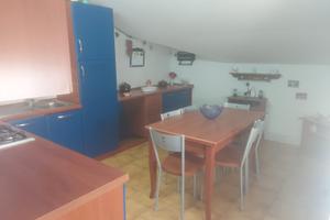 Sottotetto mansardato con posto auto di proprietà