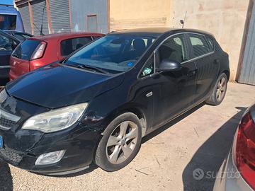 OPEL Astra 4ª serie - 2010