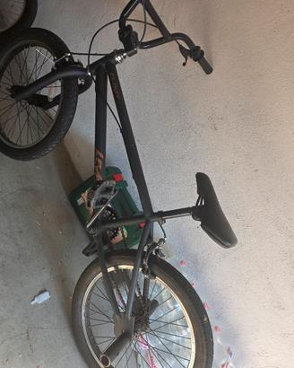 bicicletta bmx