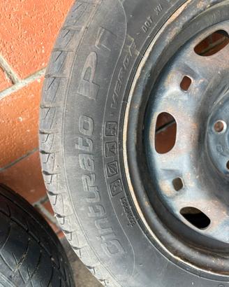 Gomme auto PIRELLI