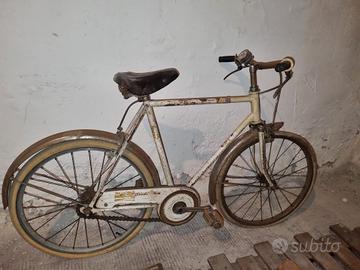 Bici d'epoca ragazza e ragazzo bici da corsa