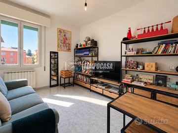 TRILOCALE CON BALCONE E CANTINA