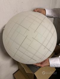 Plafoniera in vetro con decorazione geometrica