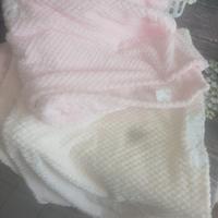 copertine per carrozzino e scarpette neonata