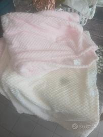 copertine per carrozzino e scarpette neonata