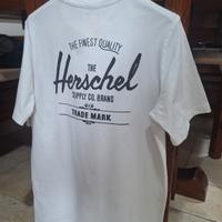 titolo: t-shirt herschel supply co. bianca con log