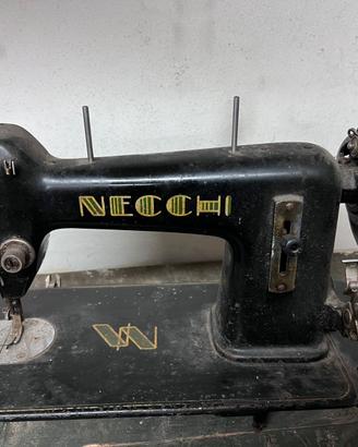 Macchina da cucire Necchi