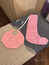 Calza porta doni + bavaglino rosa fatti a mano