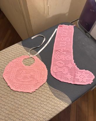 Calza porta doni + bavaglino rosa fatti a mano