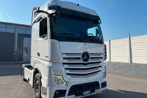 Mercedes-Benz 1848 big space