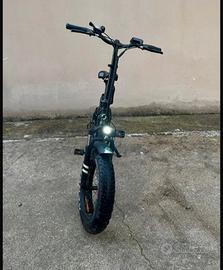 Bici elettrica argento