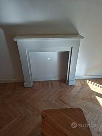 Finto Camino in legno laccato bianco