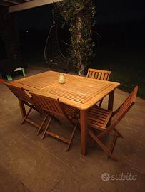 Tavolo da esterno in legno
