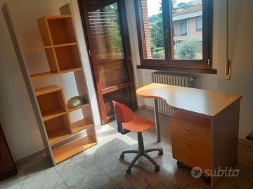 Scrivania, Scaffale, Sedia e Cassettiera