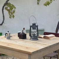 Tavolo artigianale realizzato a mano