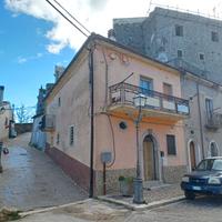 Casa indipendente ammobiliata