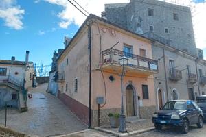 Casa indipendente ammobiliata